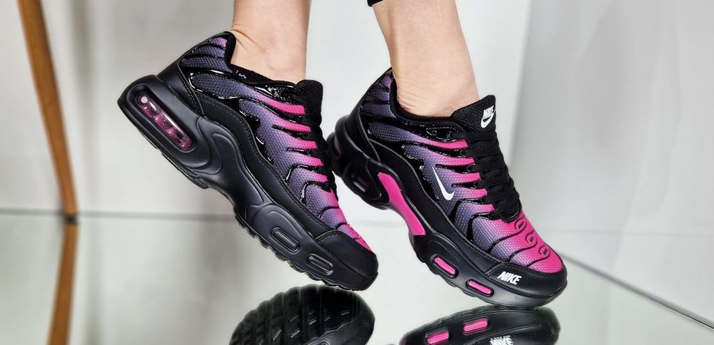 Дамски маратонки Nike TN