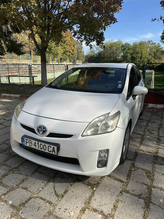 Toyota prius хибрид