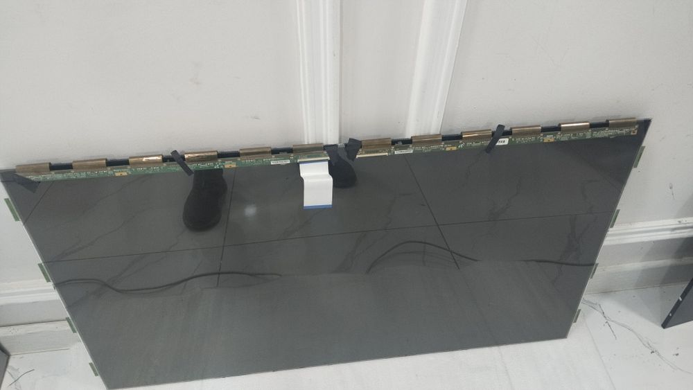 Ekran televizorga 42 4k