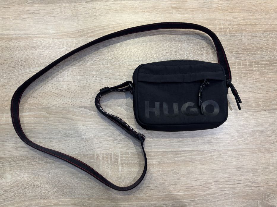 Чантичка HUGO