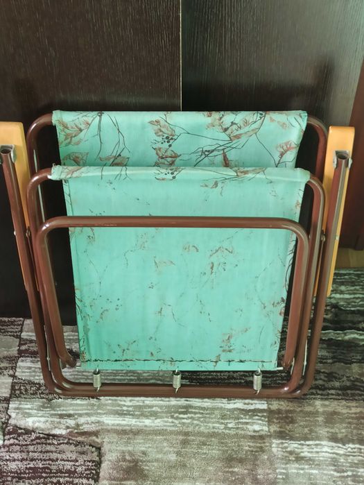 Vând 1 scaun pentru camping ( pitnic ) nou, nefolosit.