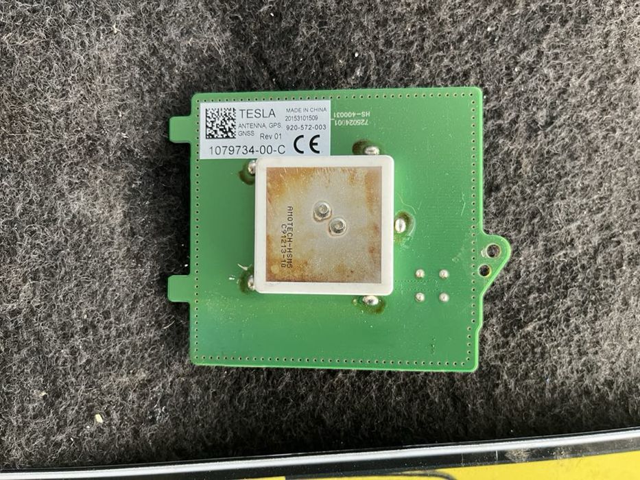 Антена GPS, GLONASS Tesla model 3, model Y 1079734 C