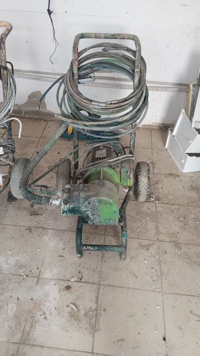 Безвоздушный покрасочный аппарат