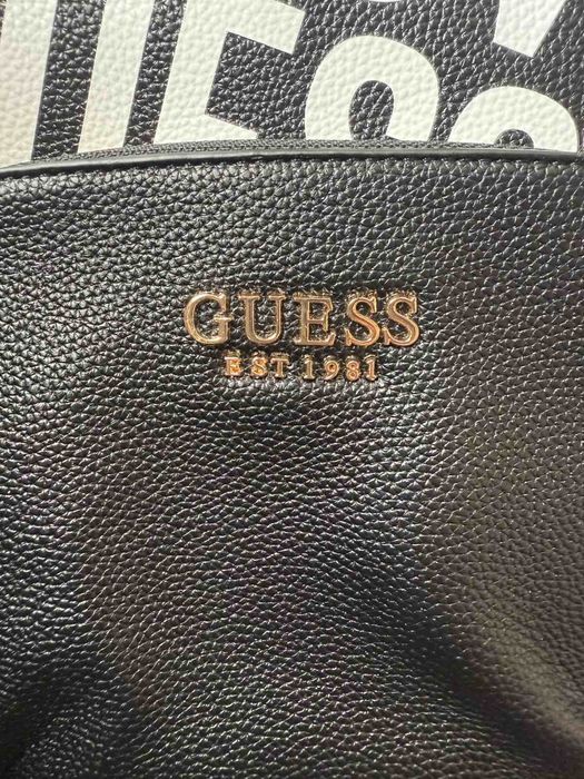 Нова раница Guess