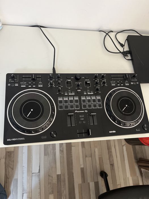 Controller DJ Pioneer DDJ-REV1