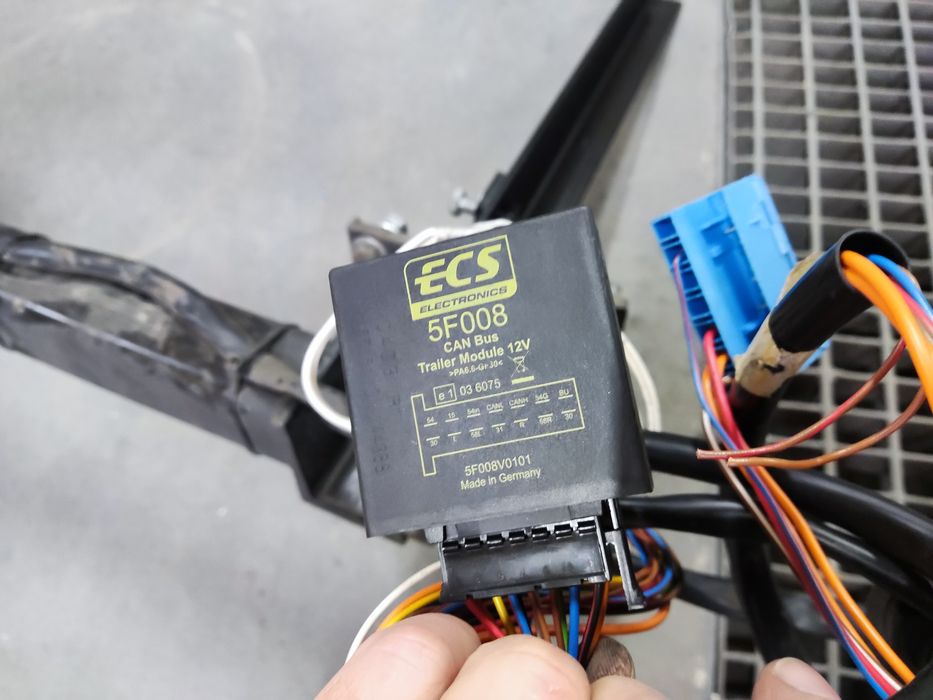 Теглич за Мерцедес Е класа W212 седан