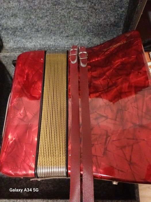 Акордеон  48баса Хохнер