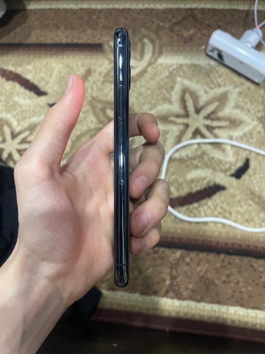 Продам айфон 11 про