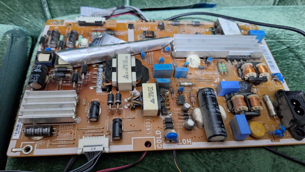 платы от телевизора samsung UE42F5500