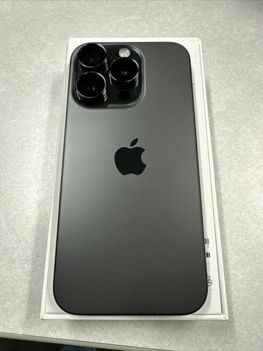 Продам iPhone 15 pro 256gb