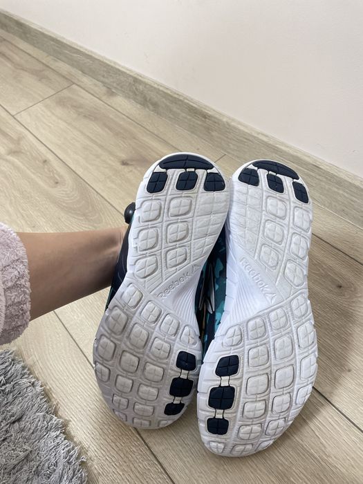 Маратонки Reebok pump