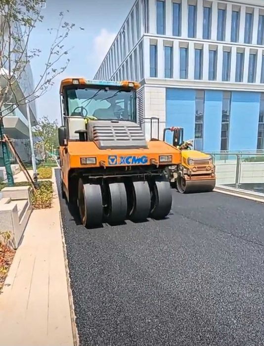 Uzoq yillar xizmati QULUVCHI ASFALT qilamiz