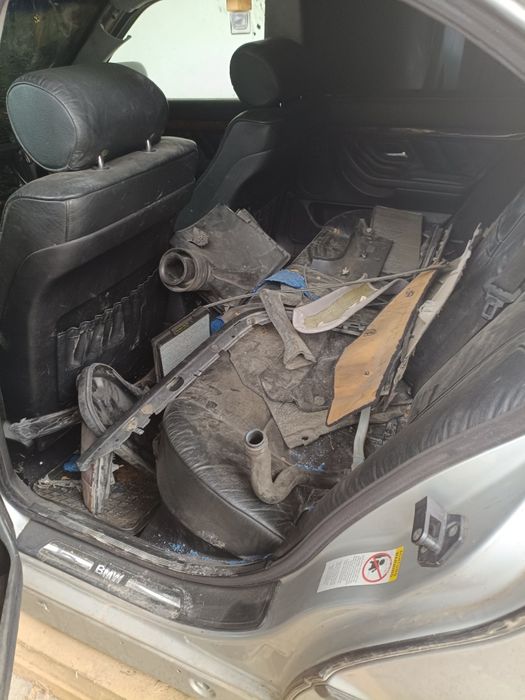 BMW E38  3.0л 2001года