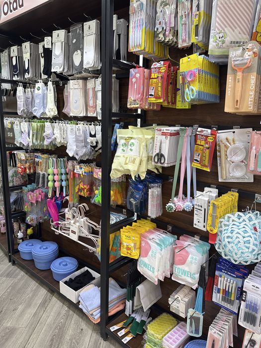 Шкафы, витрины, стеллажи для магазина