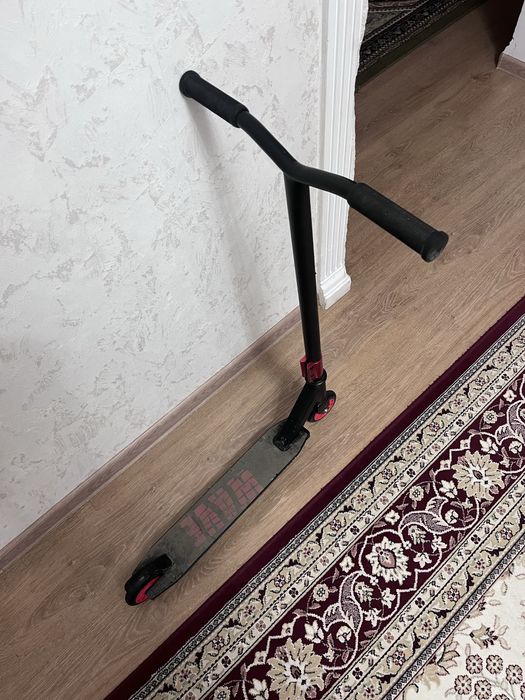 Трюковой самокат ScooTer Wave