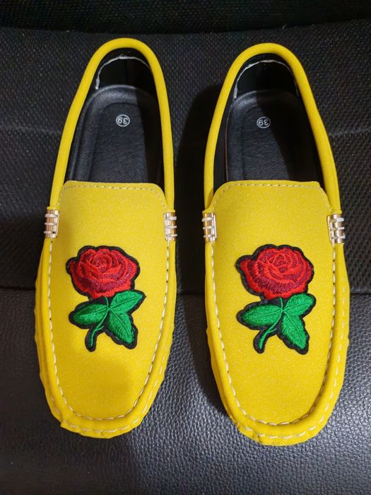 Mocasini Galbeni deschis cu trandafir