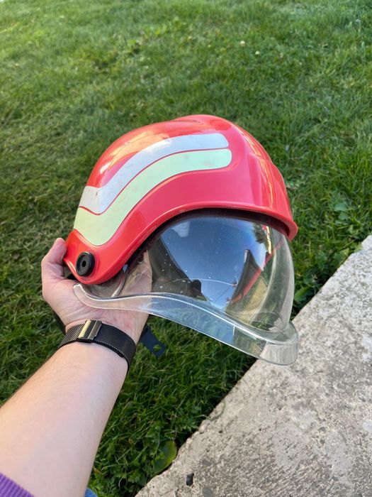 Costum de protectie pentru pompieri