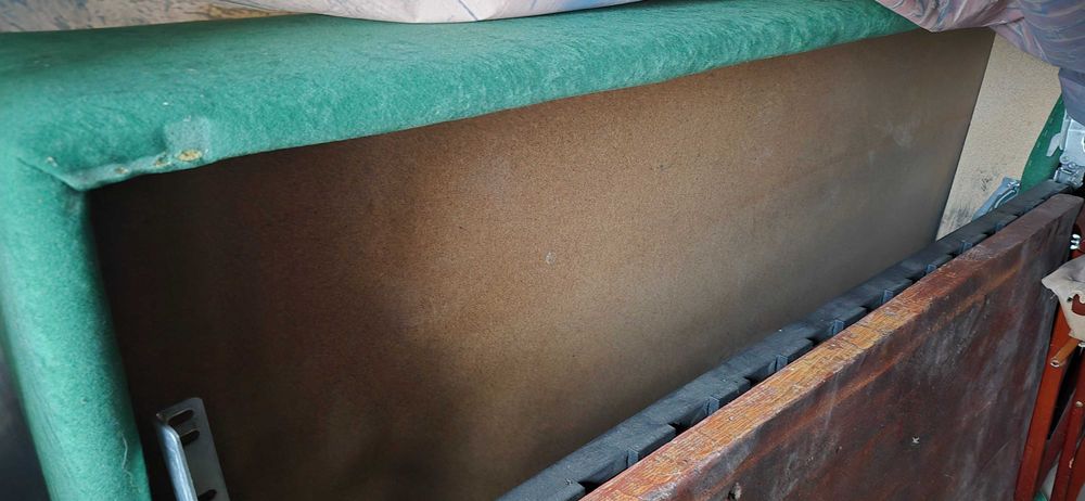 Подарявам разтегателен диван