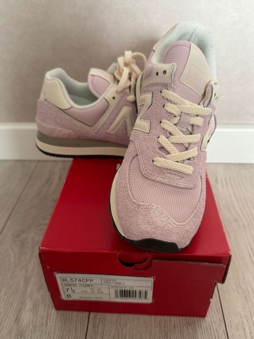 Кроссовки женские NB