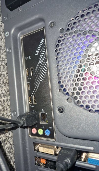 Computer Lenovo Legion T5 (I5 14400F, DDR5, M.2, WIFI, RGB)