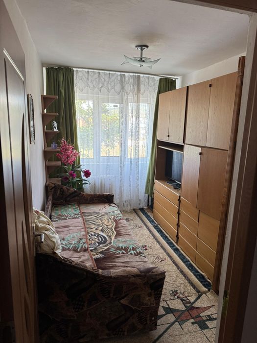 Apartament 3 camere de vânzare