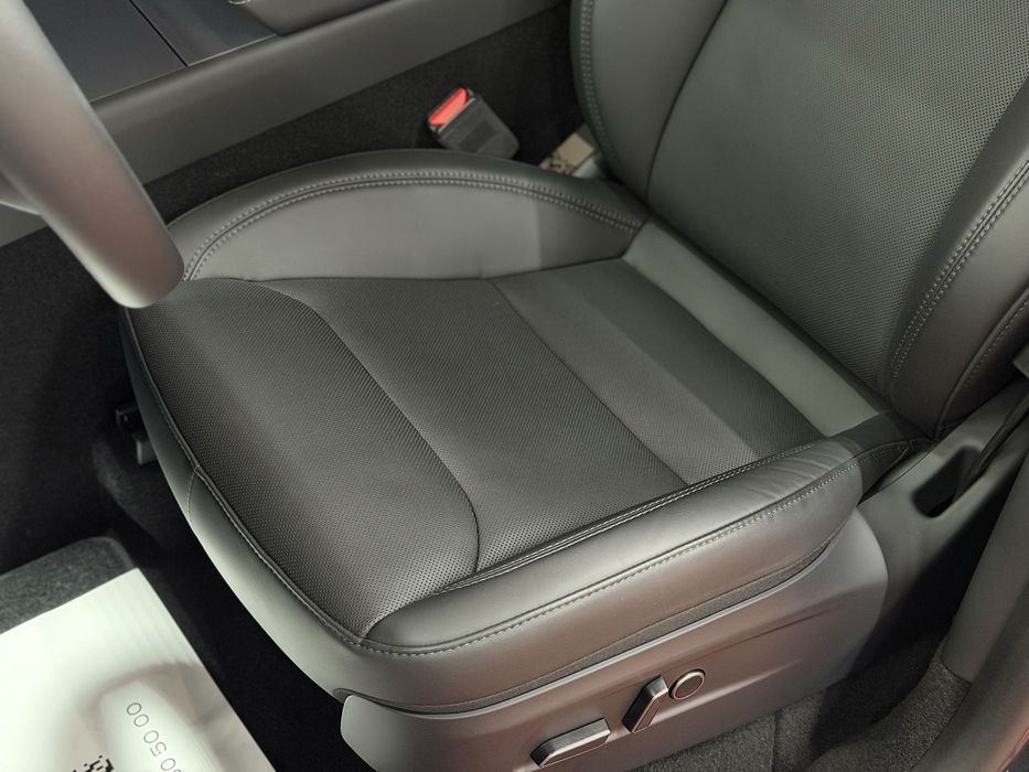 Tesla Model Y 2025 | 3 500 км | RWD | Идеальное состояние