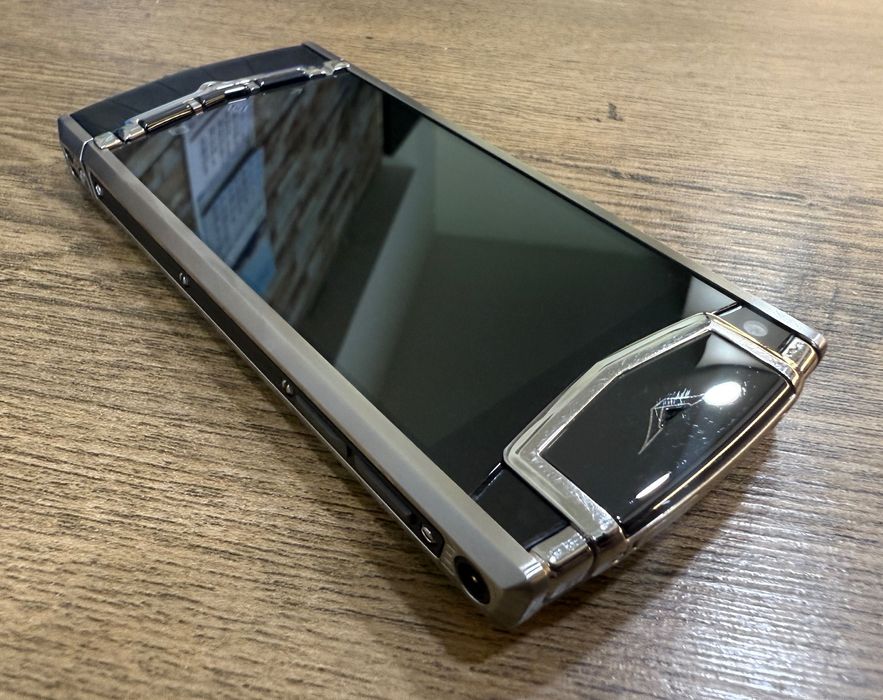 Vertu Ti Black Alligator Luxury Phone