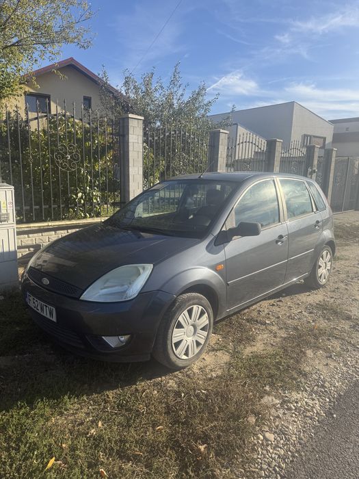 Se vinde ford fiesta
