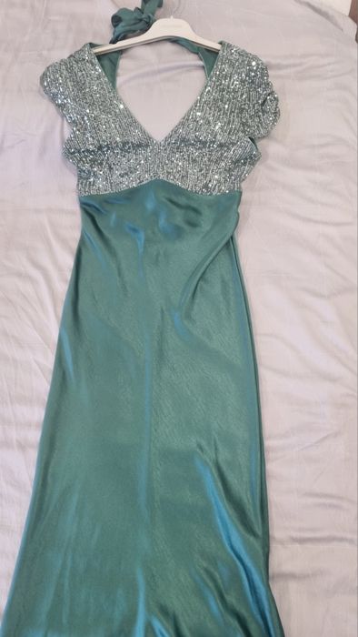 Продавам елегантна рокля на BSB