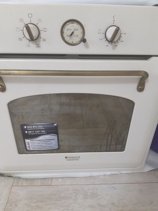 Электрическаяа духовка  Аристоновка  Аристон