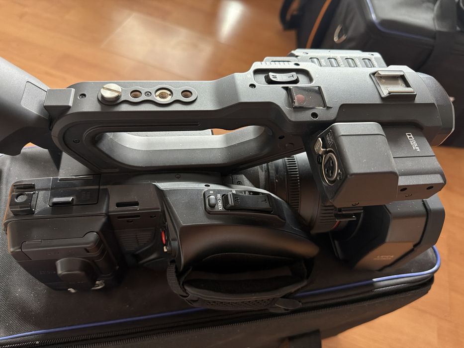 Camera video profesionala Panasonic AG-UX180 impecabila ca noua