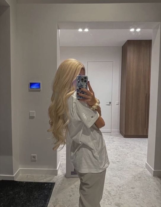 Дълга руса дамска перука с естествен вид – мека вълниста коса