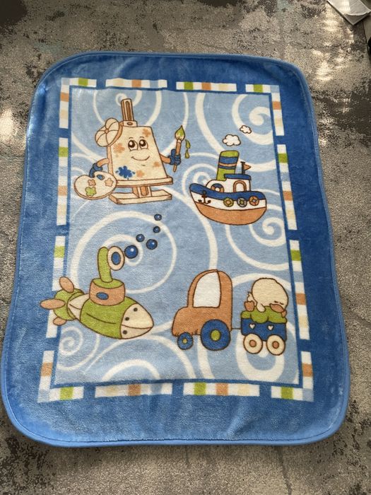 Бебешки одела и пелини