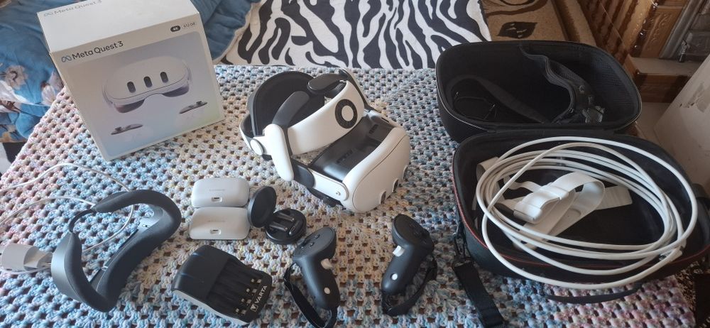 Vând Meta Quest 3 512GB+multe accesorii