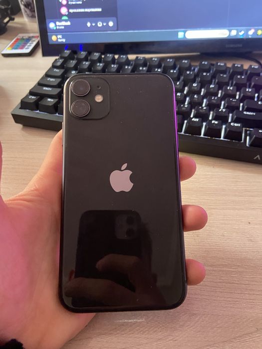 Срочно продаю айфон 11