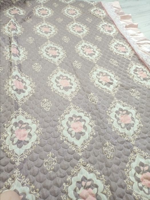 Продам покрывало на кровать