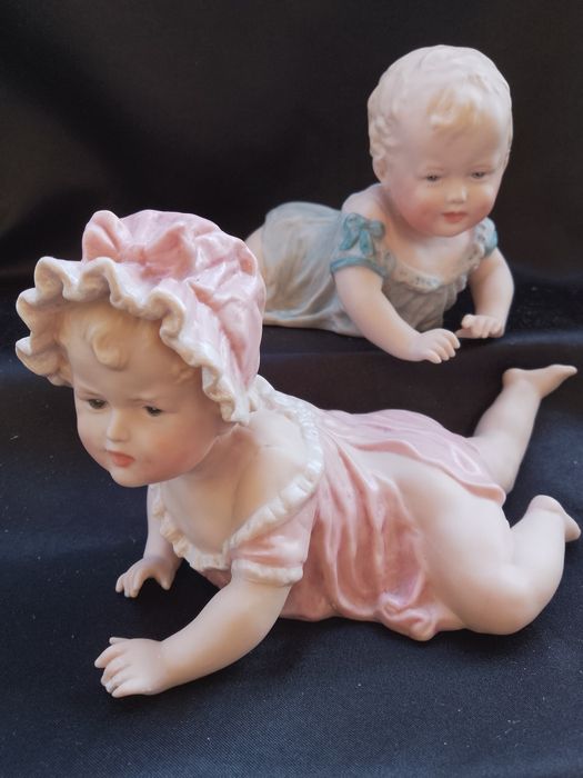 Две фигури "Пиано бебе" по идея на Андреа Садек