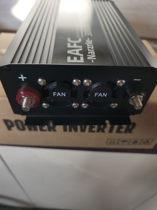 Инвертор с пълна синусоида 3000 W.