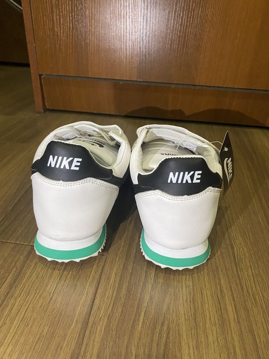 Кроссовки Nike 38 размер (новые)