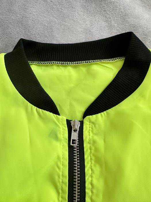 Електриково тънко късо яке по модел на ZARA