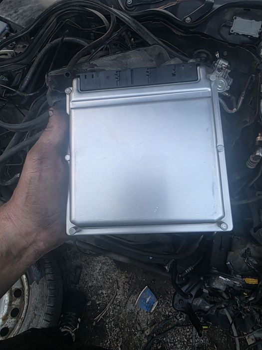 Комютър за мерцедес w211 3.2 бензин