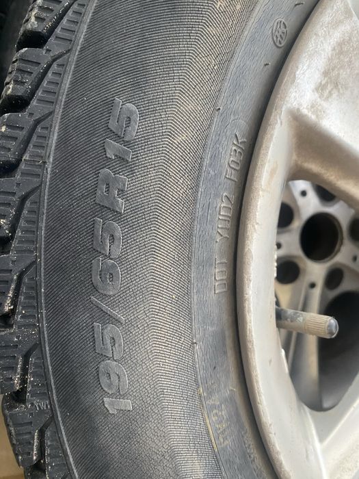 продам шины с дисками на R15