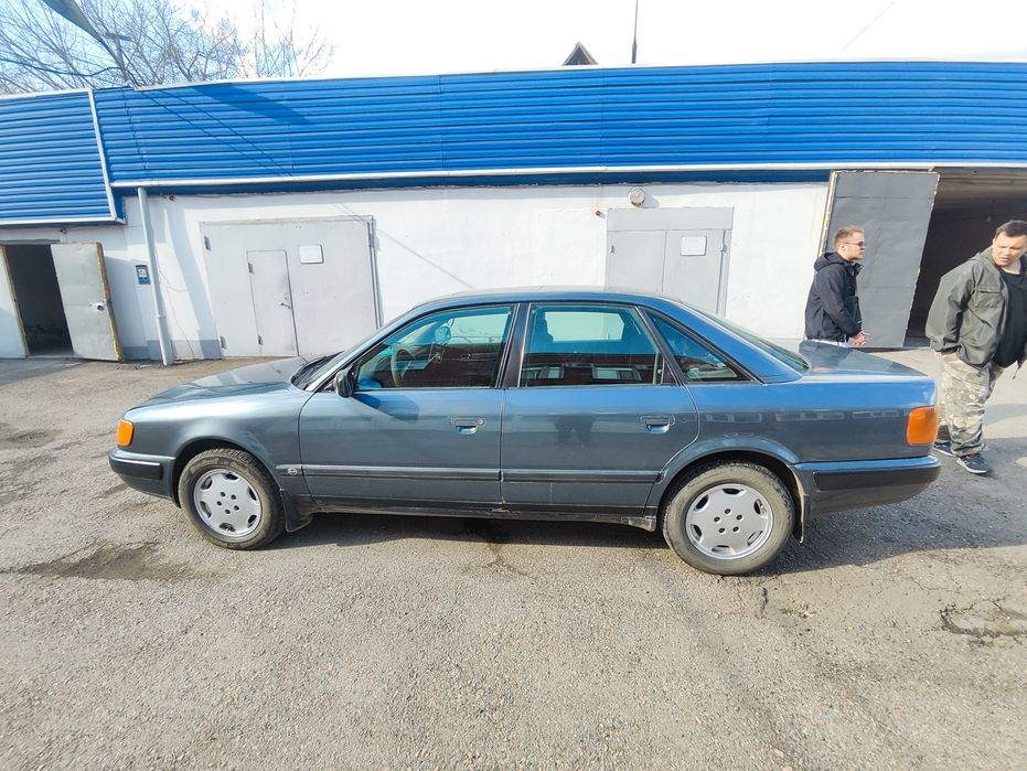 Продам Audi 100 C4