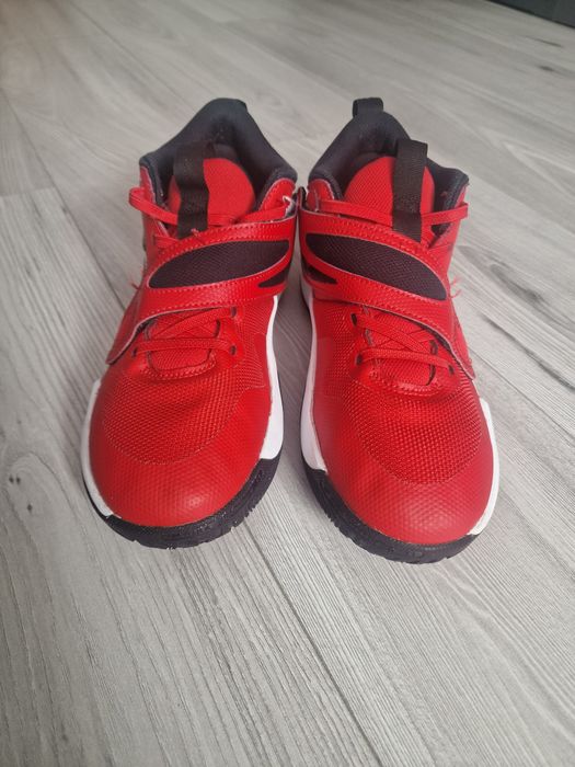 Adidași nike de baschet marime 40