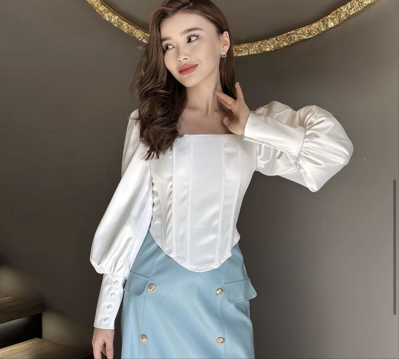Блуза белая.