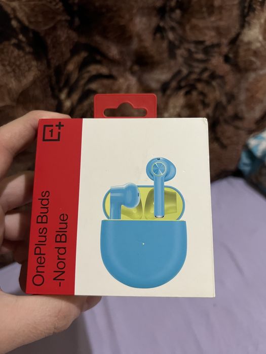 Продам OnePlus Buds с дефектом