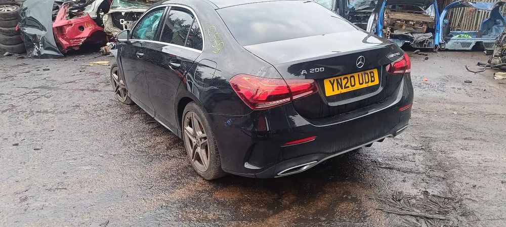 Dezmembrari / Dezmembrez Mercedes Clasa A (W177) 1.4 Benz 282914 cutie viteze manuala cod culoare 191U Negru Cosmos