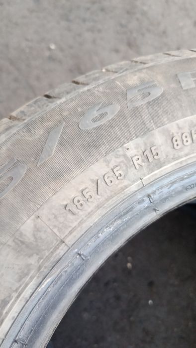 Pirelli 185/65/15 пара летние
