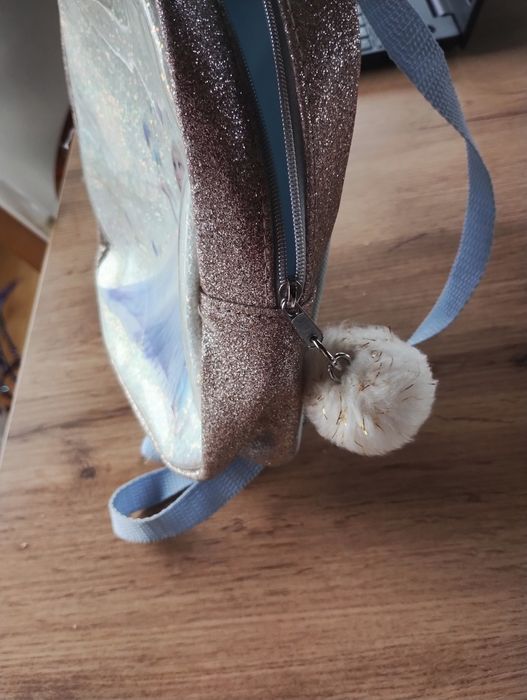 Продавам малка раница за дете с Елза от Замръзналото кралство