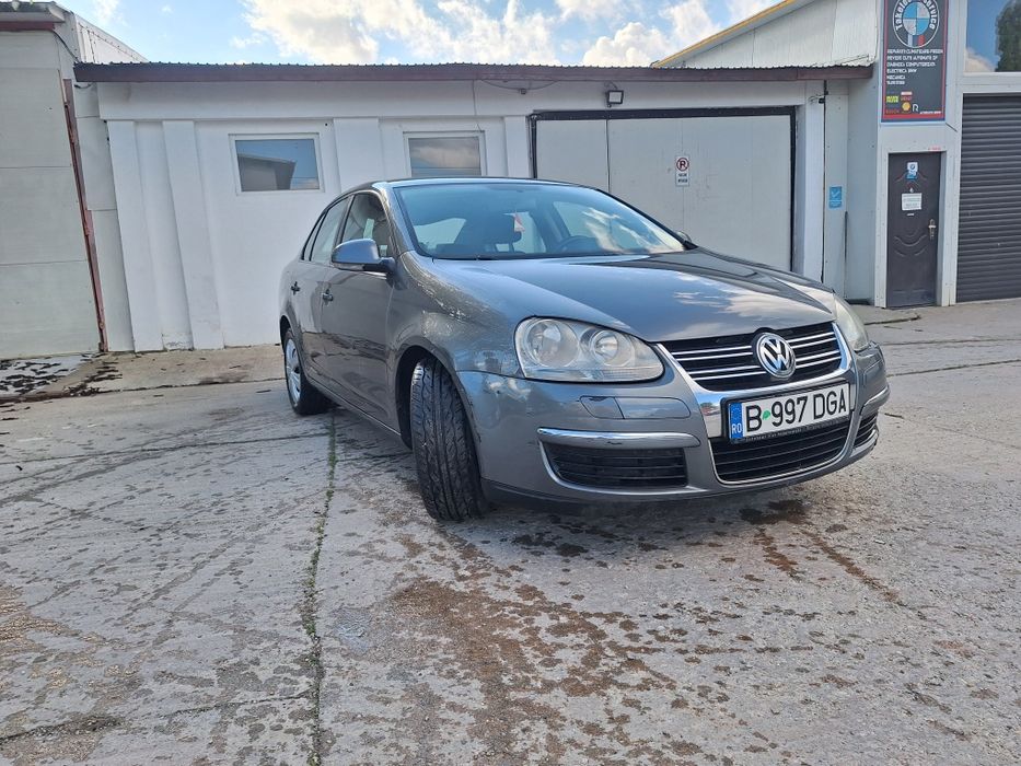 VOLKSWAGEN Jetta